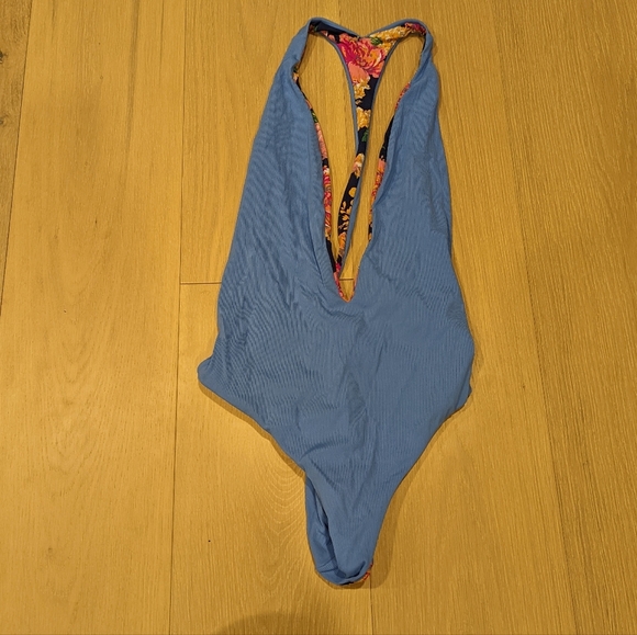 Floral Reversible Plunge Swimsuit - Picture 4 of 9